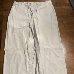 White-cream colored khaki pants from Dockers. Size:32x32